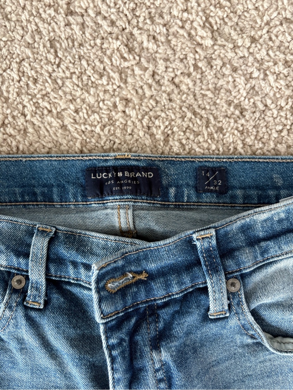 Lucky Brand Medium Blue Denim Jeans - Mid Wash
